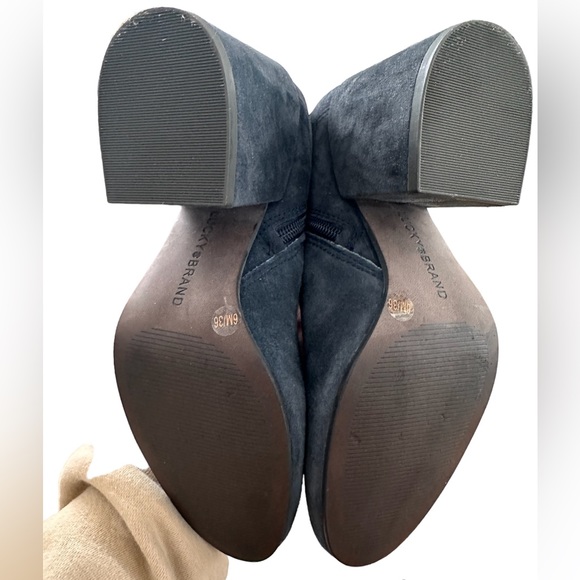 Lucky Brand Rainns Ankle Bootie Chunky Heel Size 6 - Picture 3 of 3